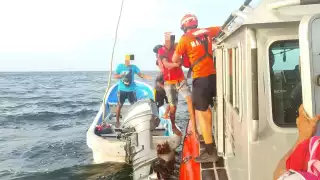 Rescatan embarcación a la deriva cerca de Isla Arena, Campeche