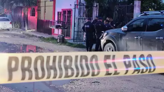 Los elementos policiacos acudieron al llamado de emergencia.