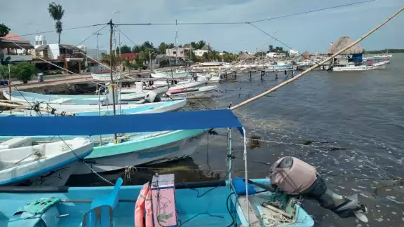 Protección Civil y Capitanía de Puerto restringen la navegación por la Onda Tropical No. 22