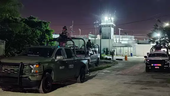 Elementos del Ejército, Guardia Nacional y de la SSC llegaron al Cereso.