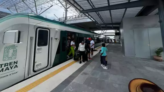 Hay varias tarifas y horarios para viajar en Tren Maya