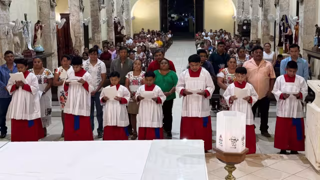 Católicos inician recorrido para llegar a la Ciudad de México y participar en la misa del Día del Yucateco