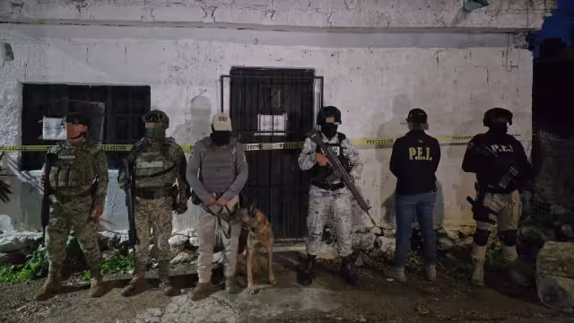 Se detuvo a tres personas en el cateo en Ixil