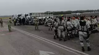 Despega primer vuelo con elementos de la Guardia Nacional en el aeropuerto de Mérida hacia la frontera de México