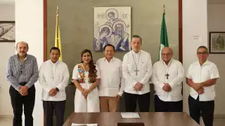 Joaquín Díaz Mena se reúne con el Arzobispo de Yucatán
