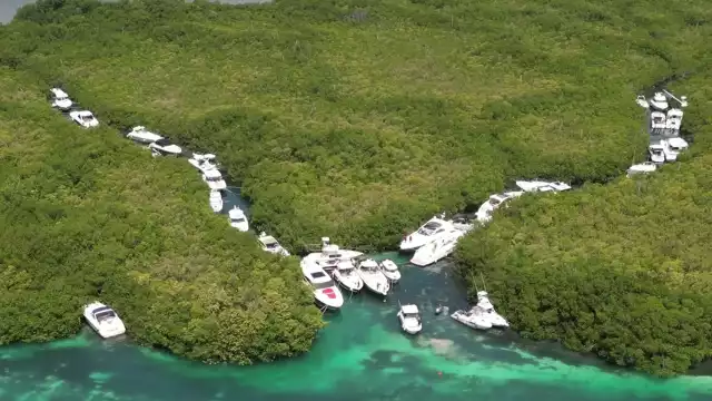 Decenas de embarcaciones fueron protegidas entre los manglares de Cancún