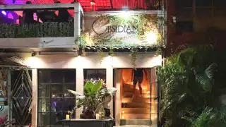 La turista sinaloense dijo que fueron golpeados por seis supuestos empleados del lugar e incluso, hubo presuntas amenazas de muerte