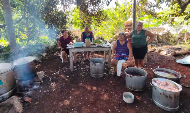Gremio de Agricultores realiza la recordación en honor a Santa Inés con la preparación de bebida ancestral