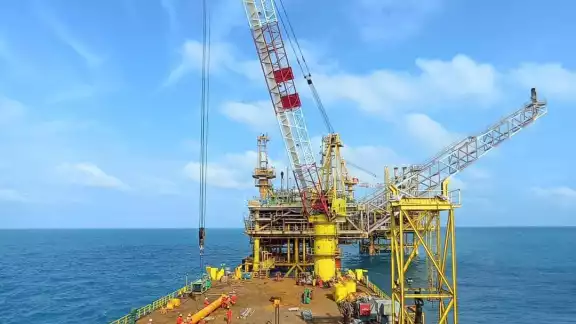 Denuncian presunta retención de trabajadores de Pemex en la Sonda de Campeche