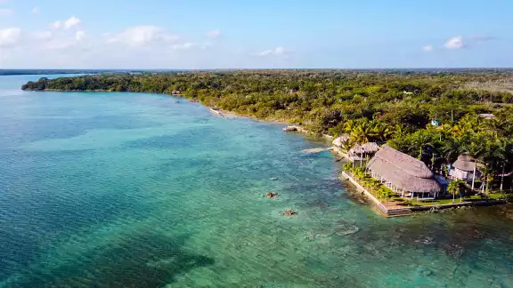 El cuerpo se encontraba flotando en la laguna Guerrero de Chetumal El cuerpo se encontraba flotando en la laguna Guerrero de Chetumal