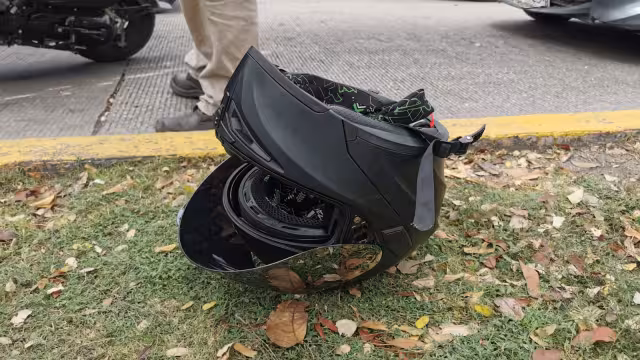La copiloto al recibir el mayor impacto, resulto lesionada del tobillo izquierdo
