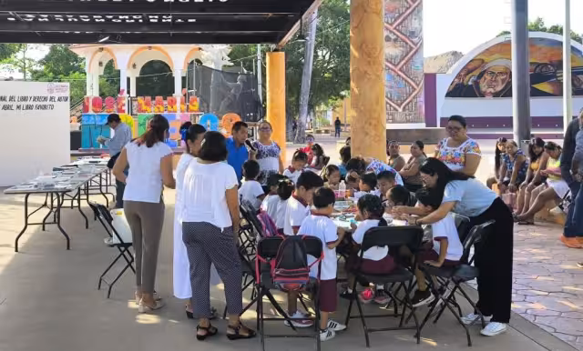 Día del Libro reúne a familias y docentes en Dziuché
