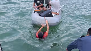 Rescatan a dos marineros tras encallar su yate en arrecife de Mahahual