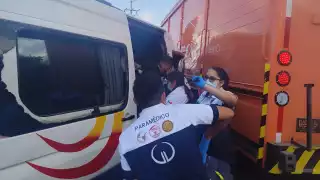 Accidente  en carretera federal 307 frente a Puerto Morelos deja cuatro lesionados: VIDEO