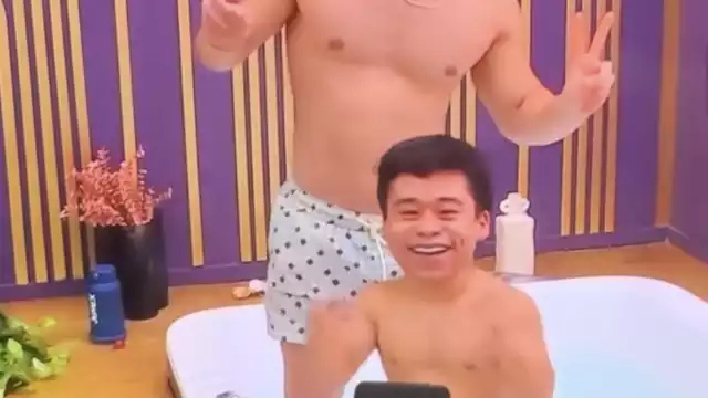 Después de 9 años, Abelito cambió de look