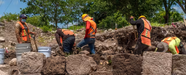 Acciones de salvamento arqueológico, en particular en el tramo 7, donde se encontraron más de 20 mil elementos