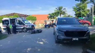 Conductor no respeta alto y ocasiona choque en Campeche