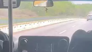 Combi opera con falla mecánica y pone en riesgo a pasajeros en la Champotón–Campeche, denuncian 