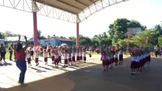 La Secretaría de Educación de Quintana Roo alerta sobre perfiles falsos que ofrecen trámites en redes sociales.