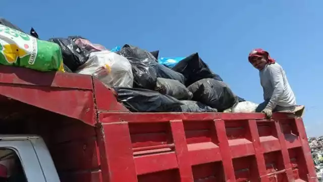 Ciudadanos criticaron el tardío servicio de recolección de basura por medio de redes sociales