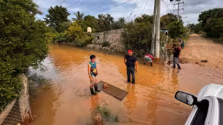 Claman ayuda en Suc Tuc: calles y viviendas están inundadas