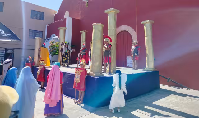 Devoción y tradición: feligreses de Santa Ana celebran el Viacrucis