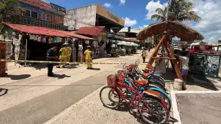Fuerte explosión por corto circuito deja daños a un comercio de  artesanías  en Tulum