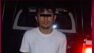 Detienen a joven con dos armas y presunta droga en Hecelchakán; llevaba todo en una mochila
