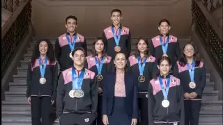 Claudia Sheinbaum recibe a los Héroes acuáticos mexicanos que triunfaron en el Mundial de Singapur 2025