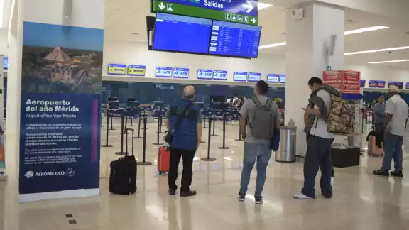 Usuarios han arribado al aeropuerto de Mérida a tiempo