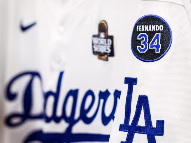 Los LA Dodgers honrarán a Fernando Valenzuela con parche especial durante la Serie Mundial.