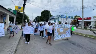 Con carteles y fichas de búsqueda, el colectivo y familiares de desaparecidos caminaron por las calles