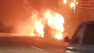 El conductor al ver el humo, realizó una rápida evacuación de los pasajeros