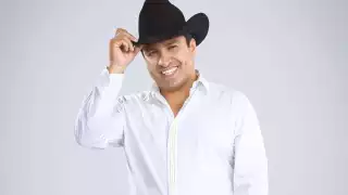 El alcalde electo de Escárcega, Juan Carlos Hernández Rath, anunció que Julión Álvarez será el padrino de la feria de Escárcega 2025.