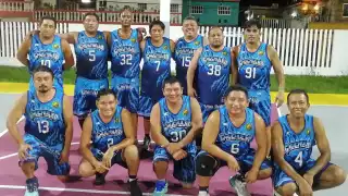 'Chuchules Alfa' vence a los Toloks en la Liga Municipal de Básquetbol en Cozumel