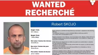 El sujeto detenido es de origen canadiense y fue identificado como Robert Skojo.