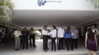 Joaquín Díaz Mena atestigua la entrega de aulas nuevas en el Tecnológico de Mérida 
