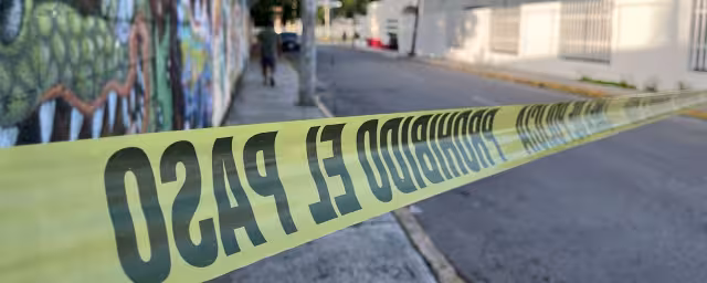 Las dos personas fueron estranguladas y metidas en maletas