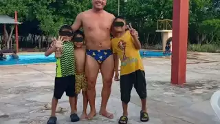 Emiliano Quintal visitó el balneario en compañía de su familia.