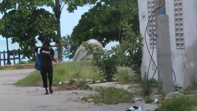 “Se droga y roba cables”: piden apoyo para indigente reincidente