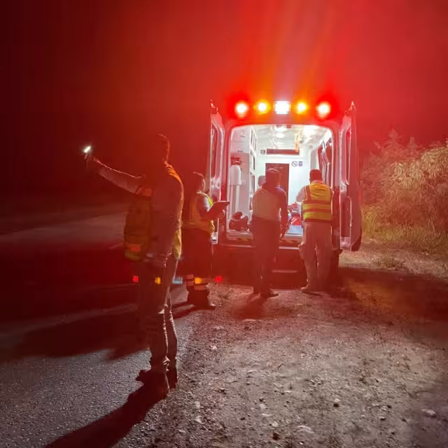 Un motociclista sufrió una probable fractura en la clavícula izquierda tras derrapar en la colonia Fertimex
