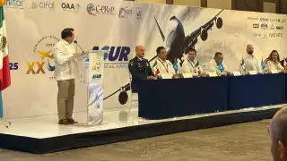 Joaquín Díaz Mena inaugura el Seminario Internacional de Huracanes en Mérida