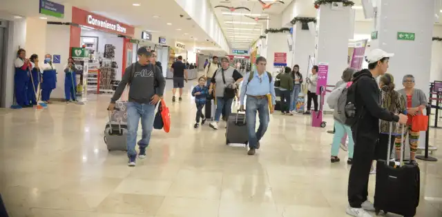 Los vuelos en el aeropuerto de Mérida se reanudaron hasta las 9:30 de la mañana