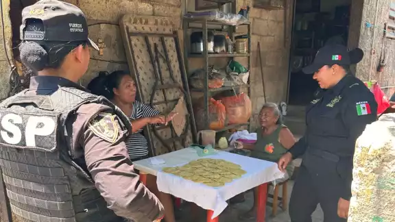Las oficiales dicen sentirse orgullosas de su labor Las oficiales dicen sentirse orgullosas de su labor