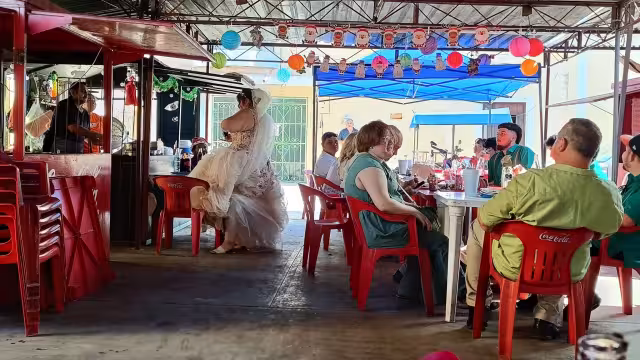 Ciudadanos tomaron fotos del evento y las subieron a redes sociales.