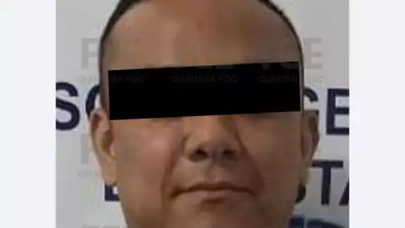 El agresor fue capturado tras ser acusado de amenazar a la víctima con un arma antes de cometer el delito. El agresor fue capturado tras ser acusado de amenazar a la víctima con un arma antes de cometer el delito.
