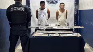 Dos detenidos por presunto robo delante de Puerto Aventuras.