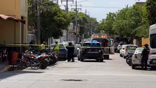 Comando armado intercepta camión de valores en Playa del Carmen; guardia recibe tres disparos durante millonario atraco