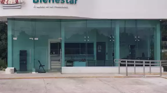 Ante el reporte de un posible asalto armado, policías llegaron al lugar e interrogaron al sujeto Ante el reporte de un posible asalto armado, policías llegaron al lugar e interrogaron al sujeto