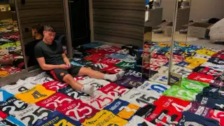 El uruguayo mostró un poco de su colección de dorsales